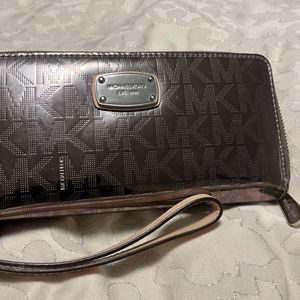 MK  wallet